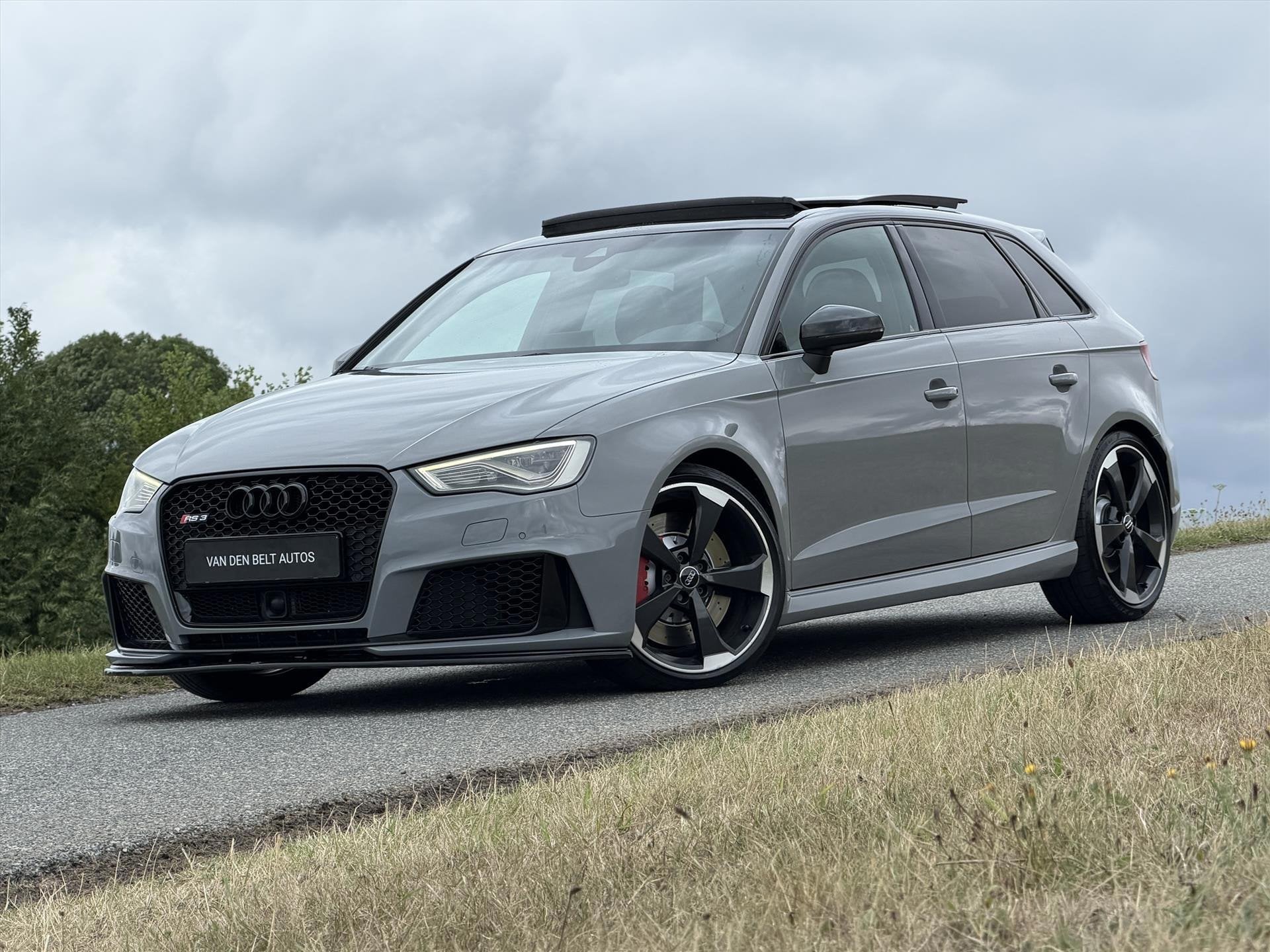Audi RS3 2.5 TFSI 420PK Quattro |Pano |Milltek |Maxton |Keyl, Automaat, Gebruikt, RS3, 367 pk