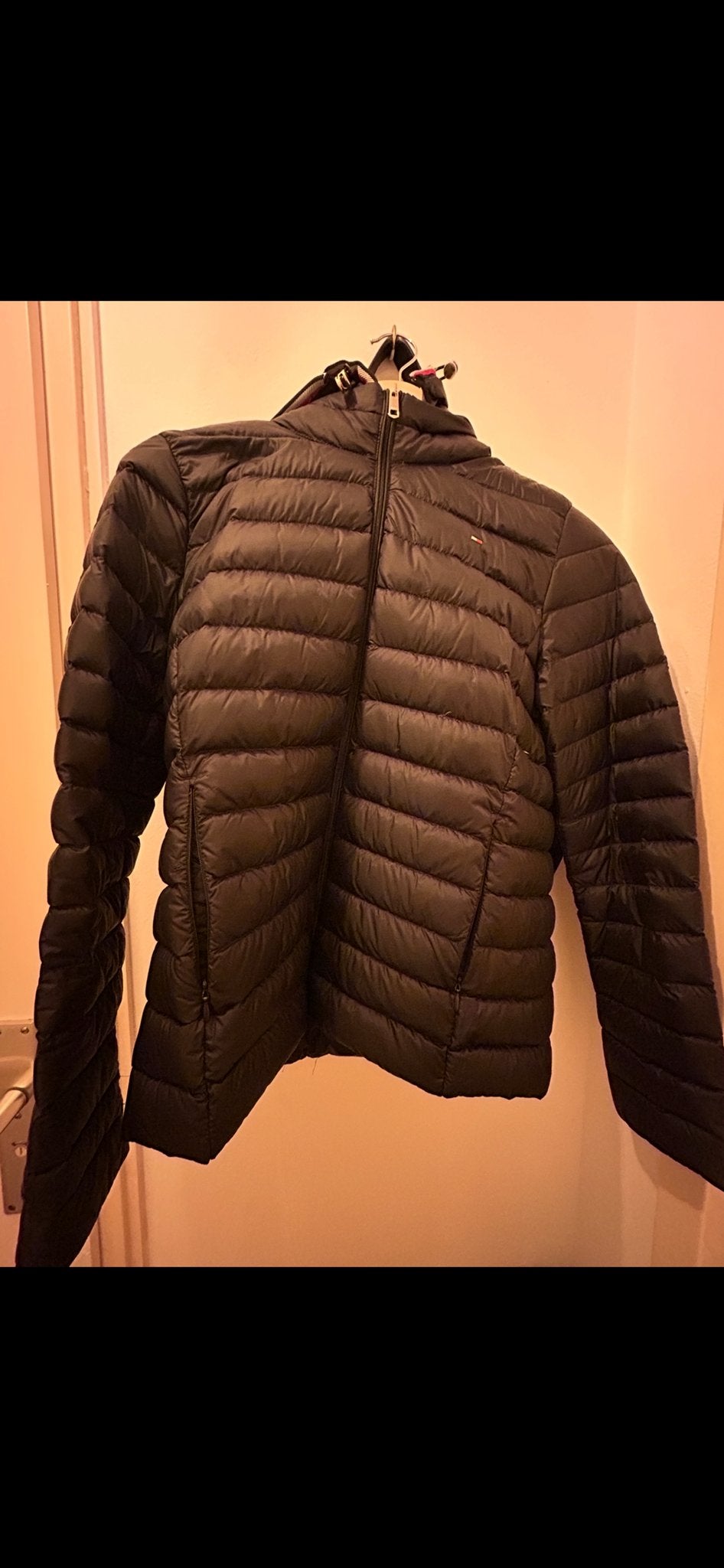 Tommy Hilfiger donsjas zwart, maat S, Ophalen of Verzenden, Zo goed als nieuw, Maat 36 (S), Zwart