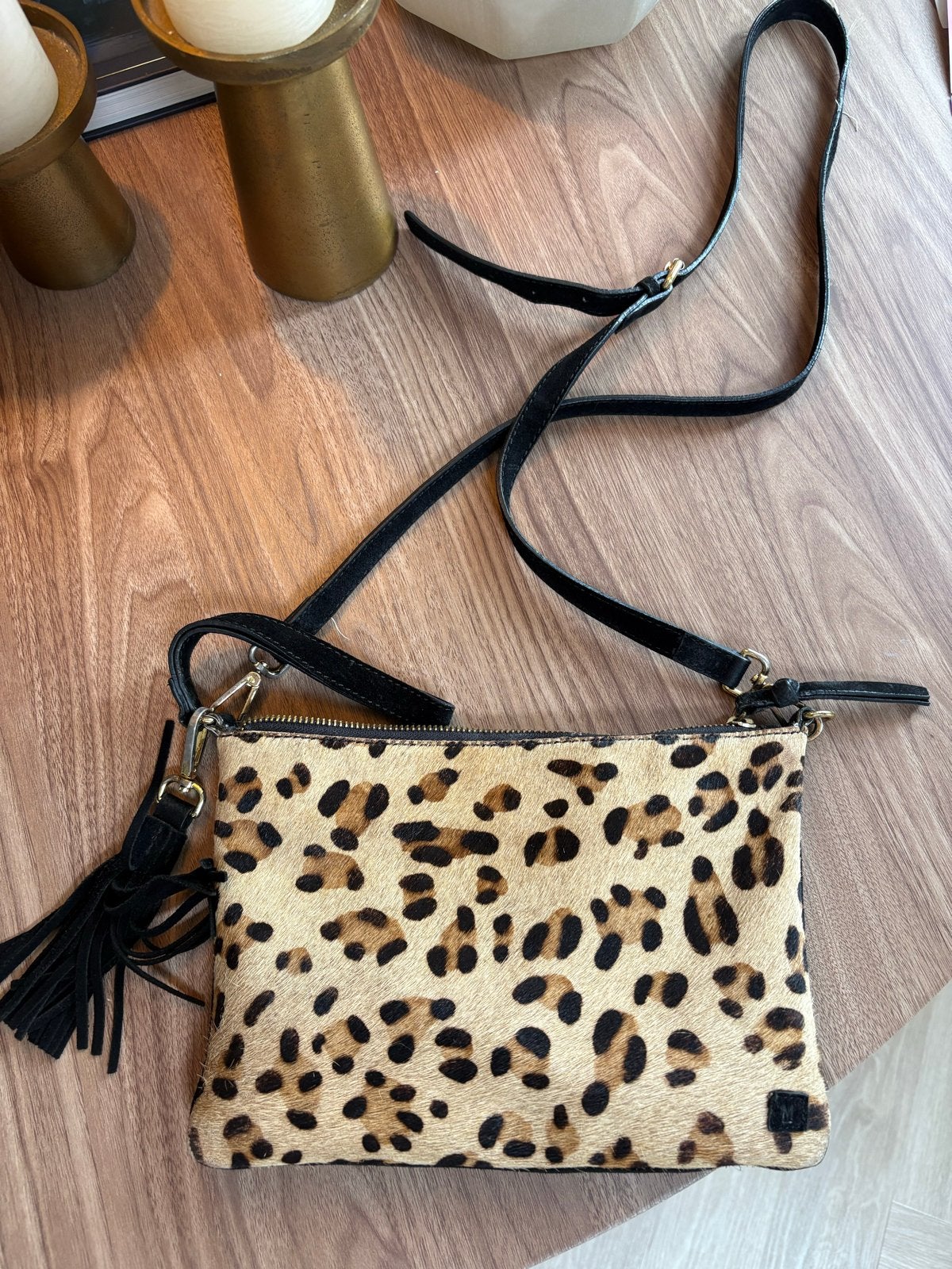 Leopard Print Schoudertasje met Kwastje Manfield, Sieraden, Tassen en Uiterlijk, Tassen | Damestassen, Ophalen of Verzenden, Zo goed als nieuw