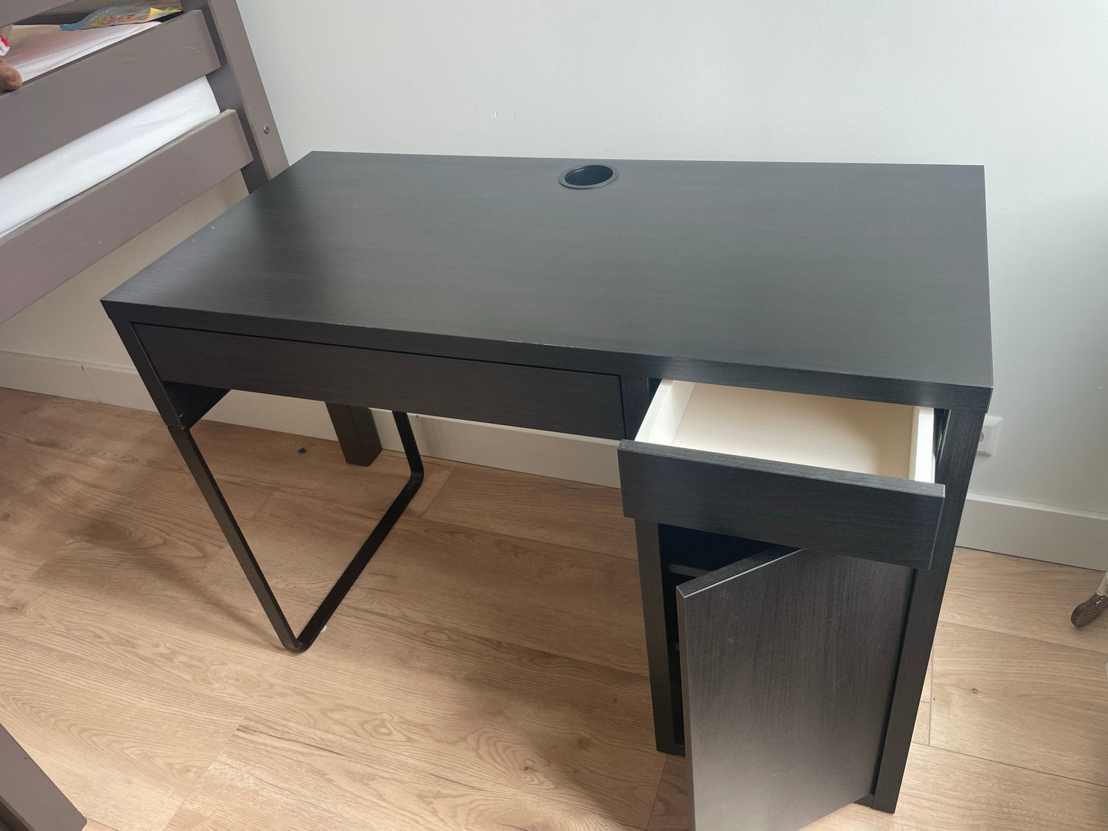 IKEA kinderbureau met lades en kastje - Zwart, Huis en Inrichting, Bureaus, Ophalen, Zwart, Gebruikt, Met lades