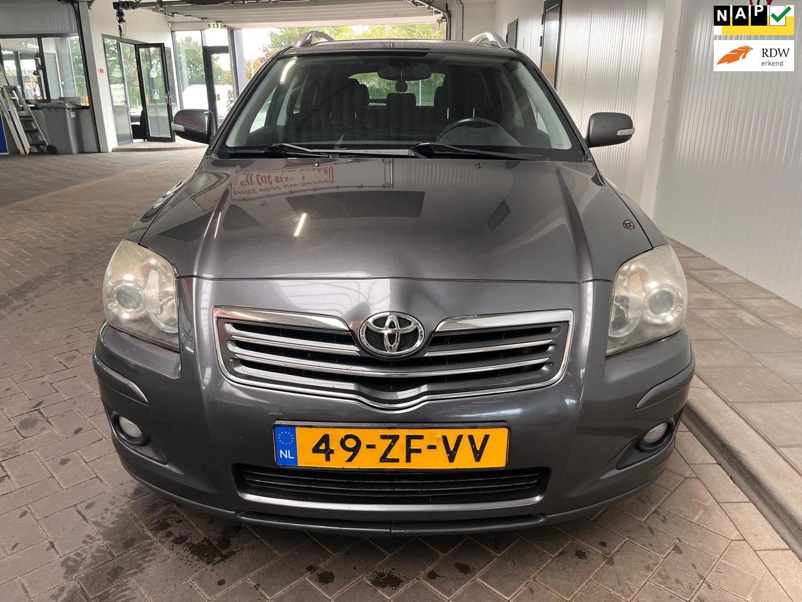 Toyota Avensis Wagon 2.2 D-4D Luna, Voorwielaandrijving, Zwart, 4 cilinders, 1465 kg