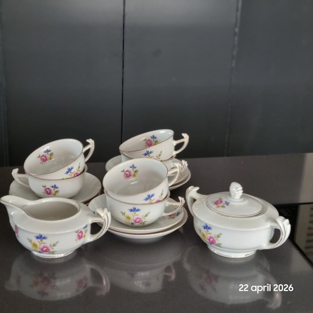 Antieke victoria porseleine servies, Ophalen