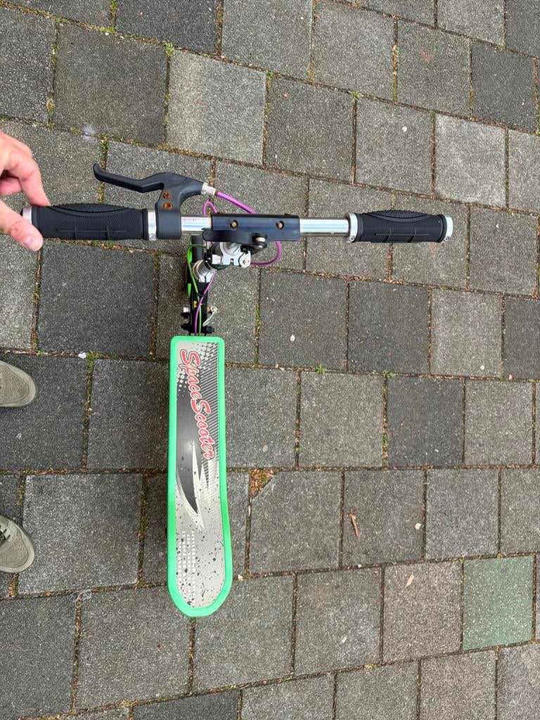 Space Scooter met handrem - x590Groen/Zwart, Ophalen, Gebruikt, Gewone step
