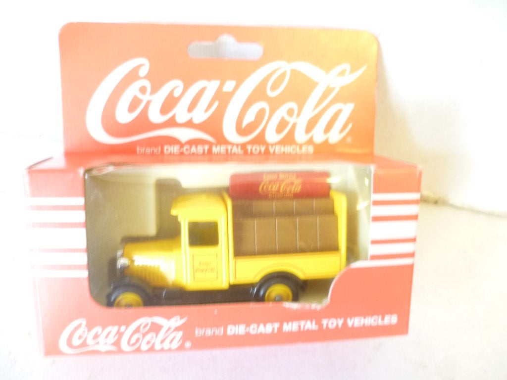 Lledo Coca Cola Delivery Truck nieuw in doos 8cm modelauto, Ophalen of Verzenden, Nieuw, Auto