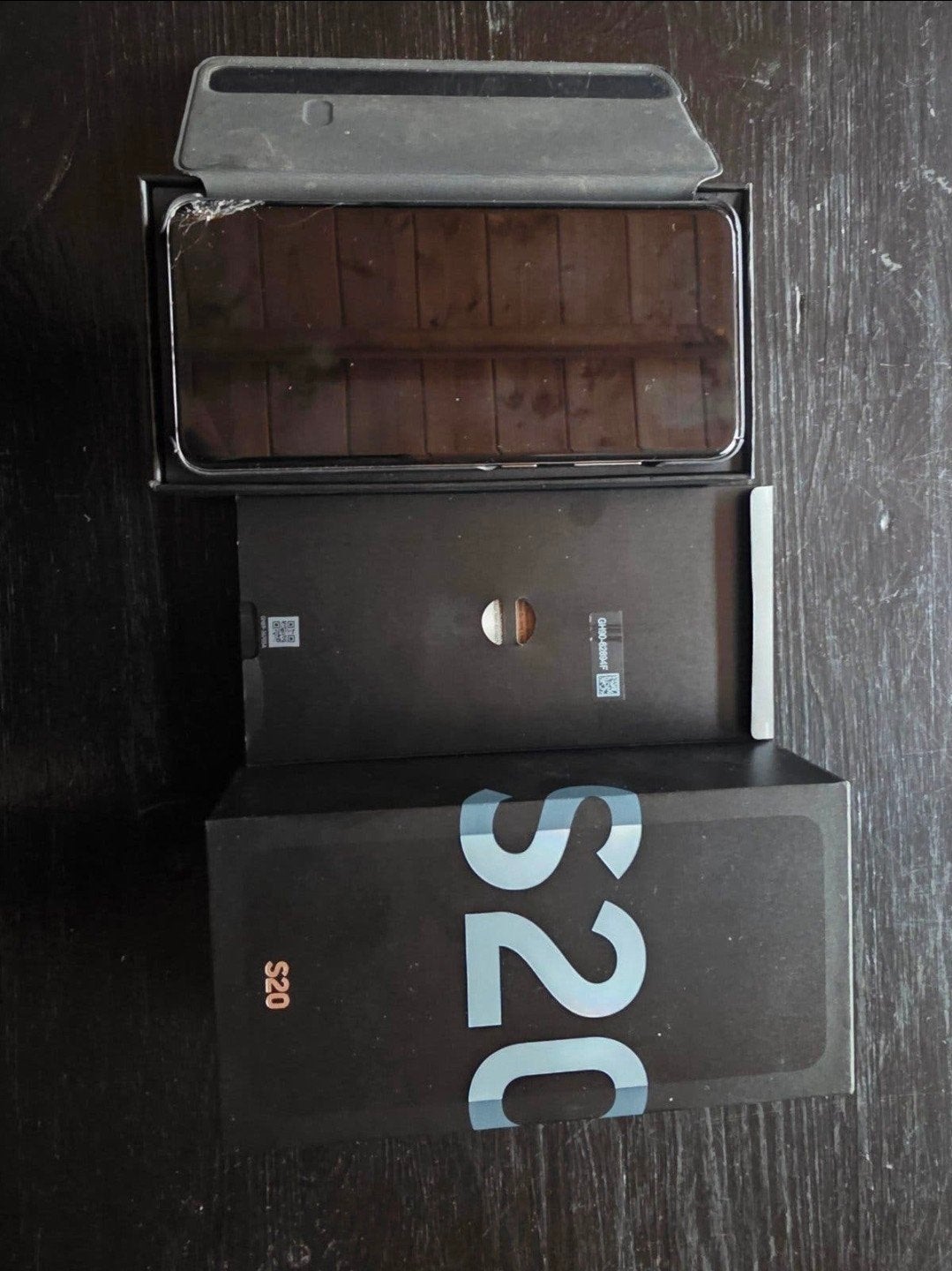 samsung s20 grijs 128gb barst onderkant hij werkt nog goed, Telecommunicatie, Mobiele telefoons | Samsung, Gebruikt, Galaxy S20