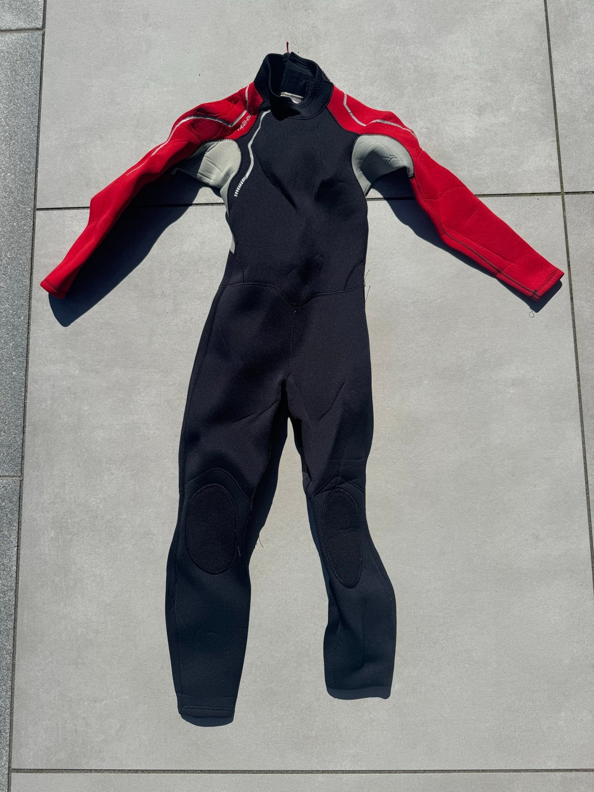 Tribord Wetsuit - Maat XS - Zwart/Rood, Watersport en Boten, Ophalen of Verzenden, Gebruikt, Dame of Heer, Wetsuit