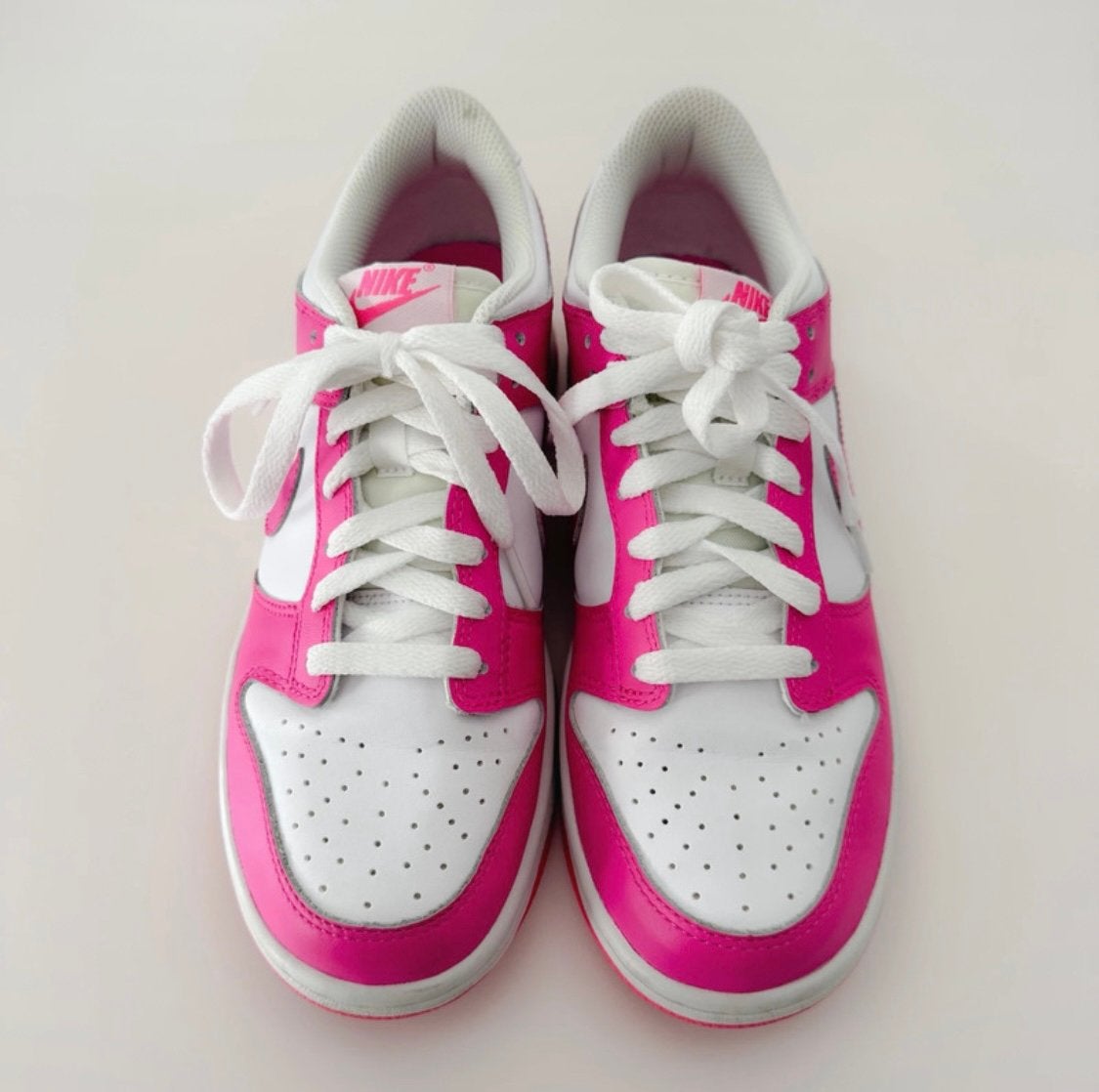 Nike Dunk Low Fuchsia, Kleding | Dames, Ophalen of Verzenden, Zo goed als nieuw