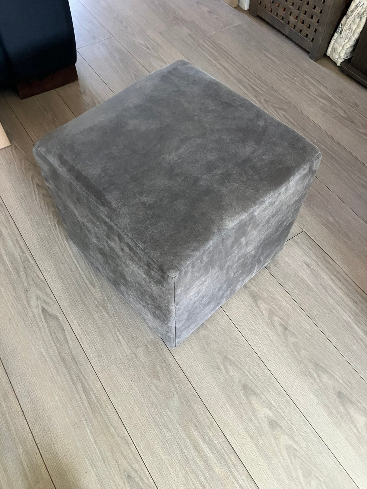 Mooie poef, Huis en Inrichting, Banken | Voetenbanken en Poefen, Ophalen, Minder dan 50 cm, Vierkant, Zo goed als nieuw