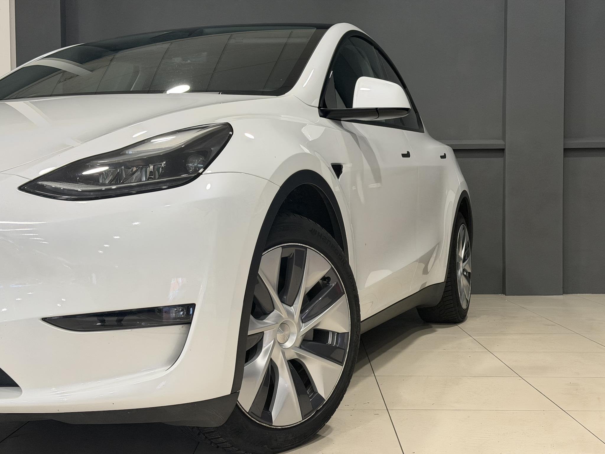 Tesla Model Y Long Range AWD 75 kWh | SOH 89,5% |, Auto's, Stof, Gebruikt, 495 min, Wit