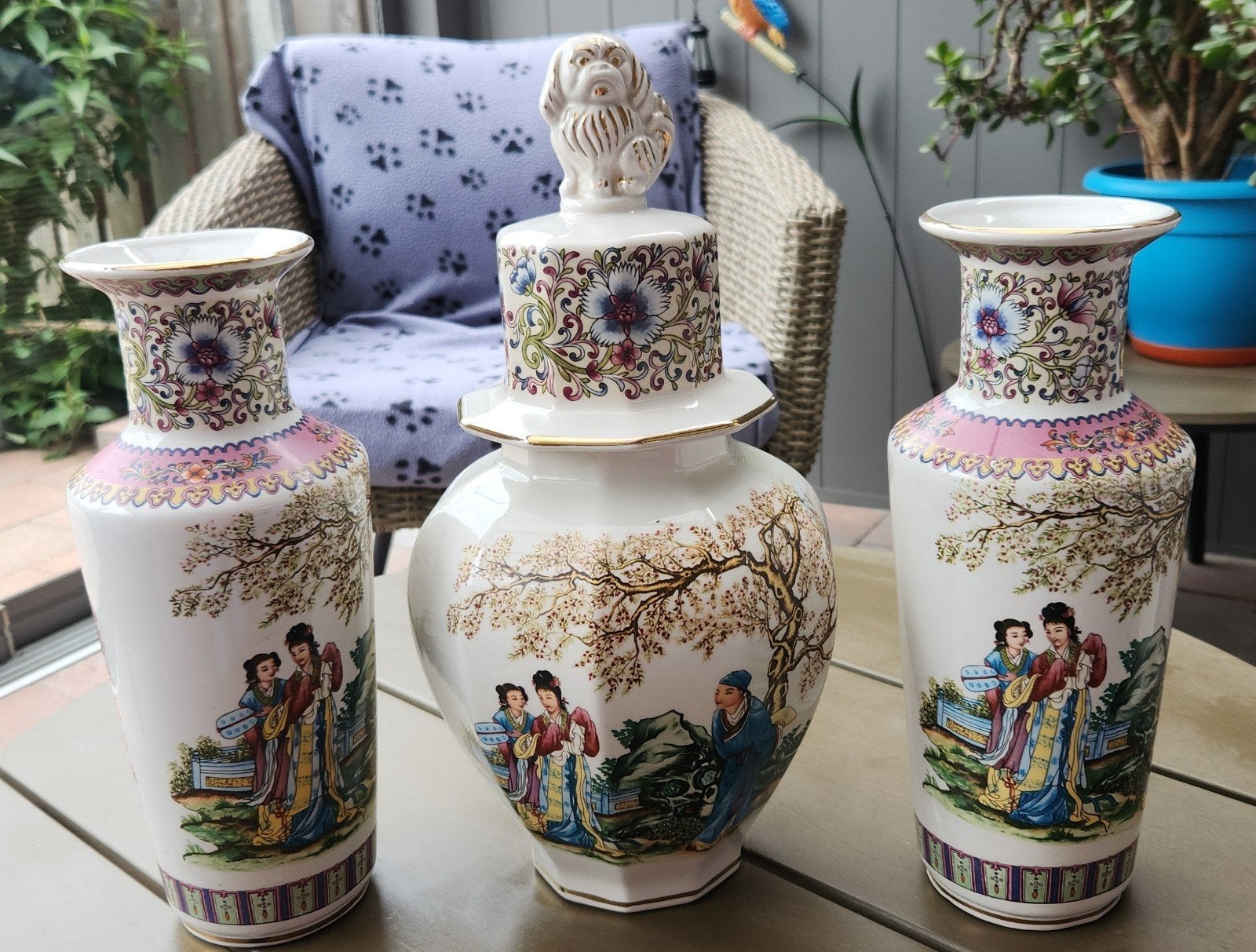 Set van 3 Chinese vazen met deksel en figuren, Antiek en Kunst, Ophalen