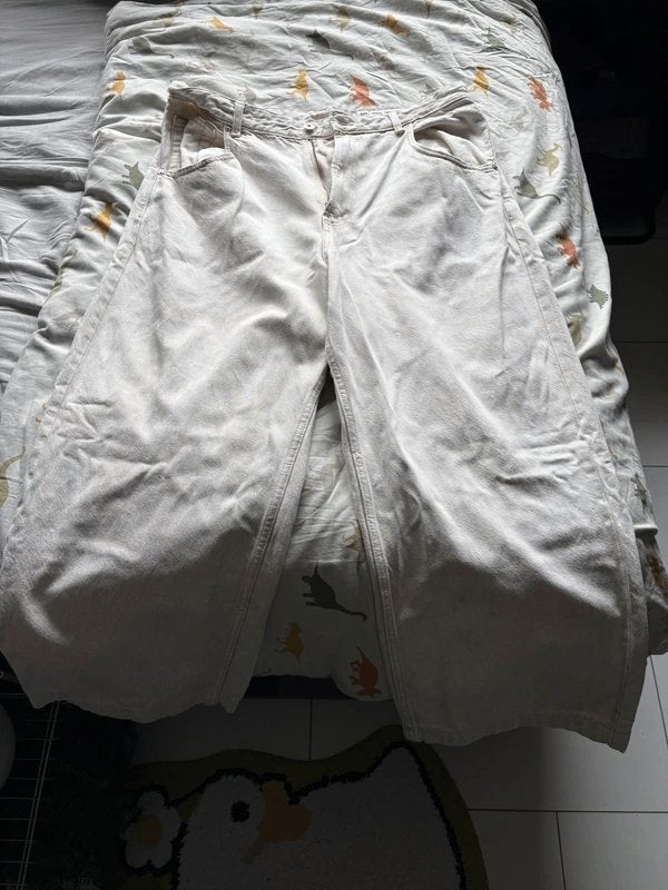 Bershka loose fit baggy jeans cream, Wit, W32 (confectie 46) of kleiner, Ophalen of Verzenden, Zo goed als nieuw