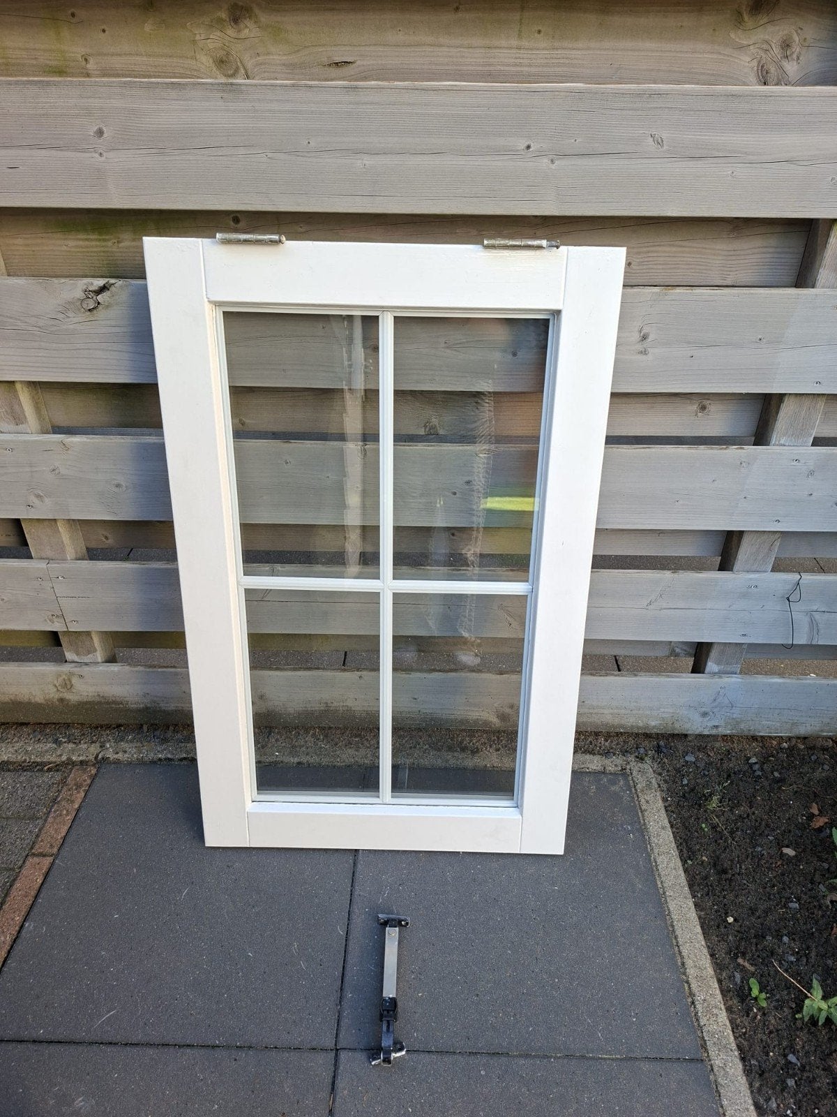 Klepraam met scharnieren en raamuitzetter, Gevelraam of Ruit, Gebruikt, Minder dan 80 cm, 80 tot 120 cm