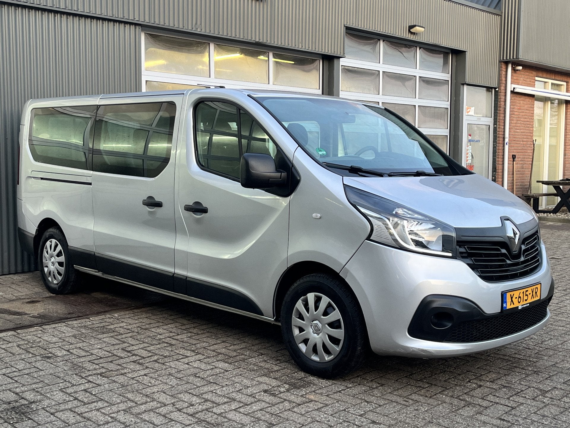 Renault Trafic Passenger 1.6 dCi BTW / BPM vrij marge Euro 6, Auto's, Renault, Voorwielaandrijving, Gebruikt, 2000 kg, Origineel Nederlands