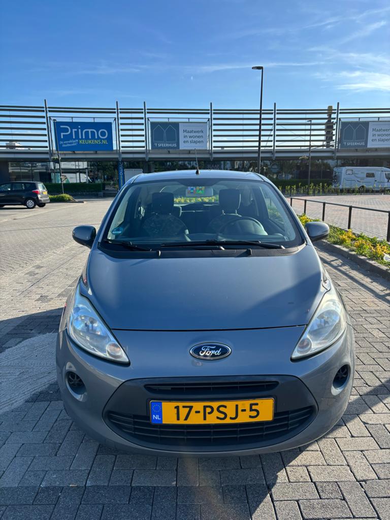 Ford Ka 1.2 69pk 2011 Grijs, Auto's, Stof, 1242 cc, 4 cilinders, 4 stoelen
