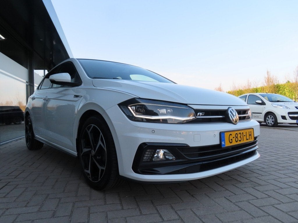 Volkswagen POLO 1.0 TSI R-Line Ecc Acc Led Pano 17 Inch 2x P, Voorwielaandrijving, Electronic Stability Program (ESP), Gebruikt