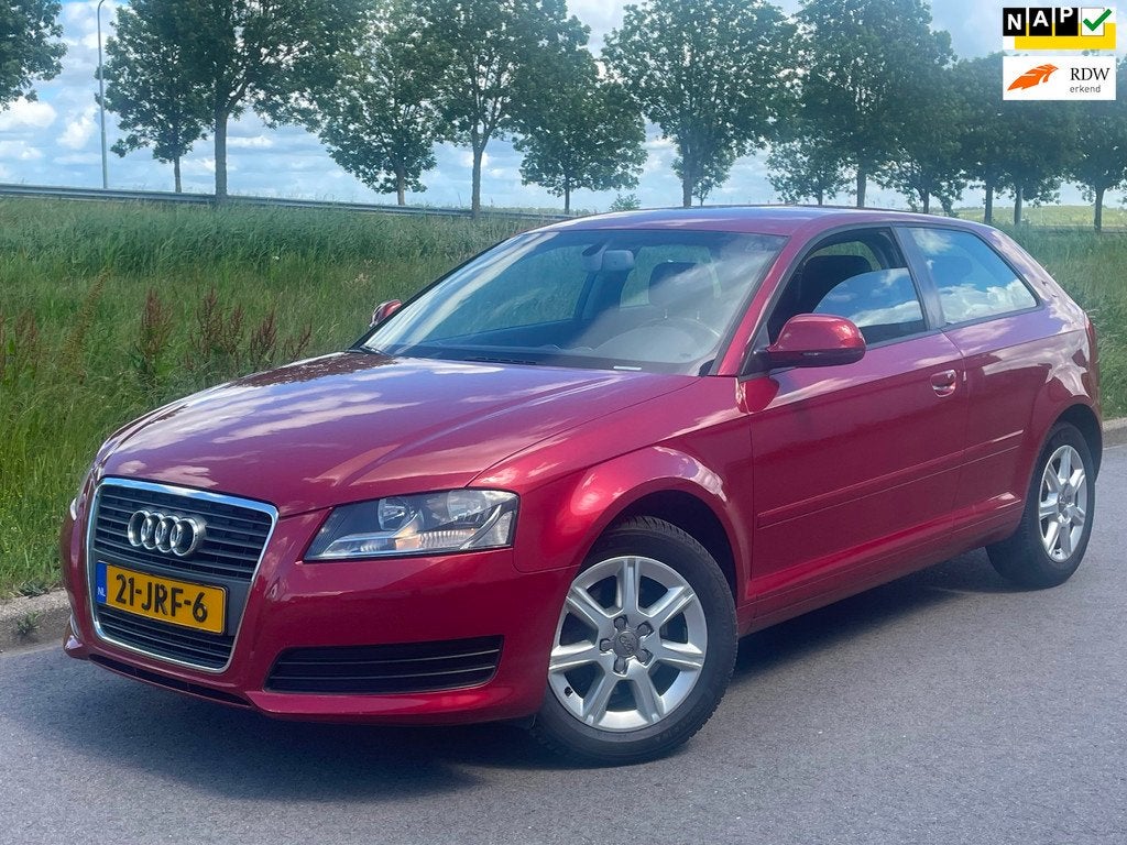 Audi A3 1.4 TFSI Ambiente Automaat 2e Eigenaar Airco, Auto's, Audi, Euro 5, 125 pk, Gebruikt, Zwart