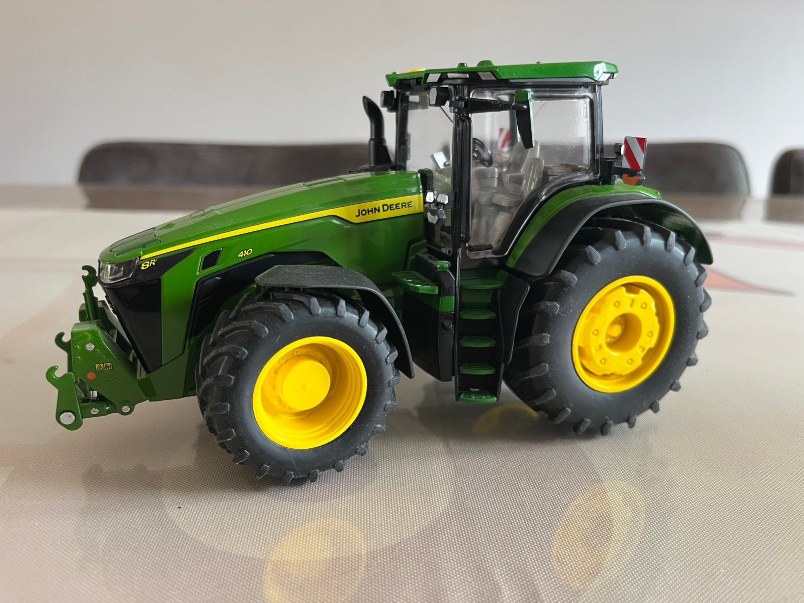 John Deere 8R 410 trekker Wiking, Hobby en Vrije tijd, Modelauto's | 1:32, Ophalen of Verzenden, Zo goed als nieuw, Tractor of Landbouw