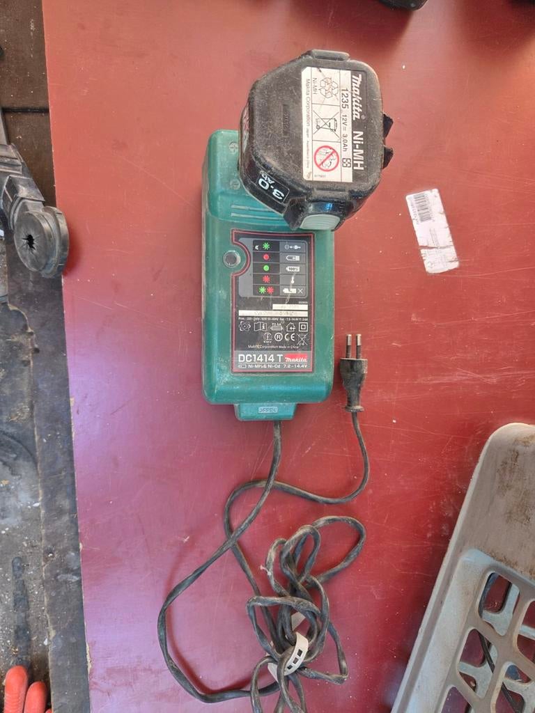 Accu met oplader - Makita DC1414T, Ophalen of Verzenden, Gebruikt, Overige typen