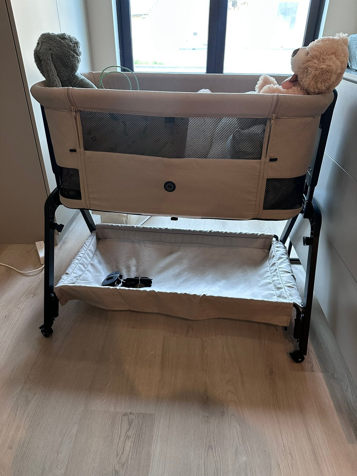 Qute Co-Sleeper Q-Breez Plus Mild Taupe, Ophalen, Zo goed als nieuw, Wieg