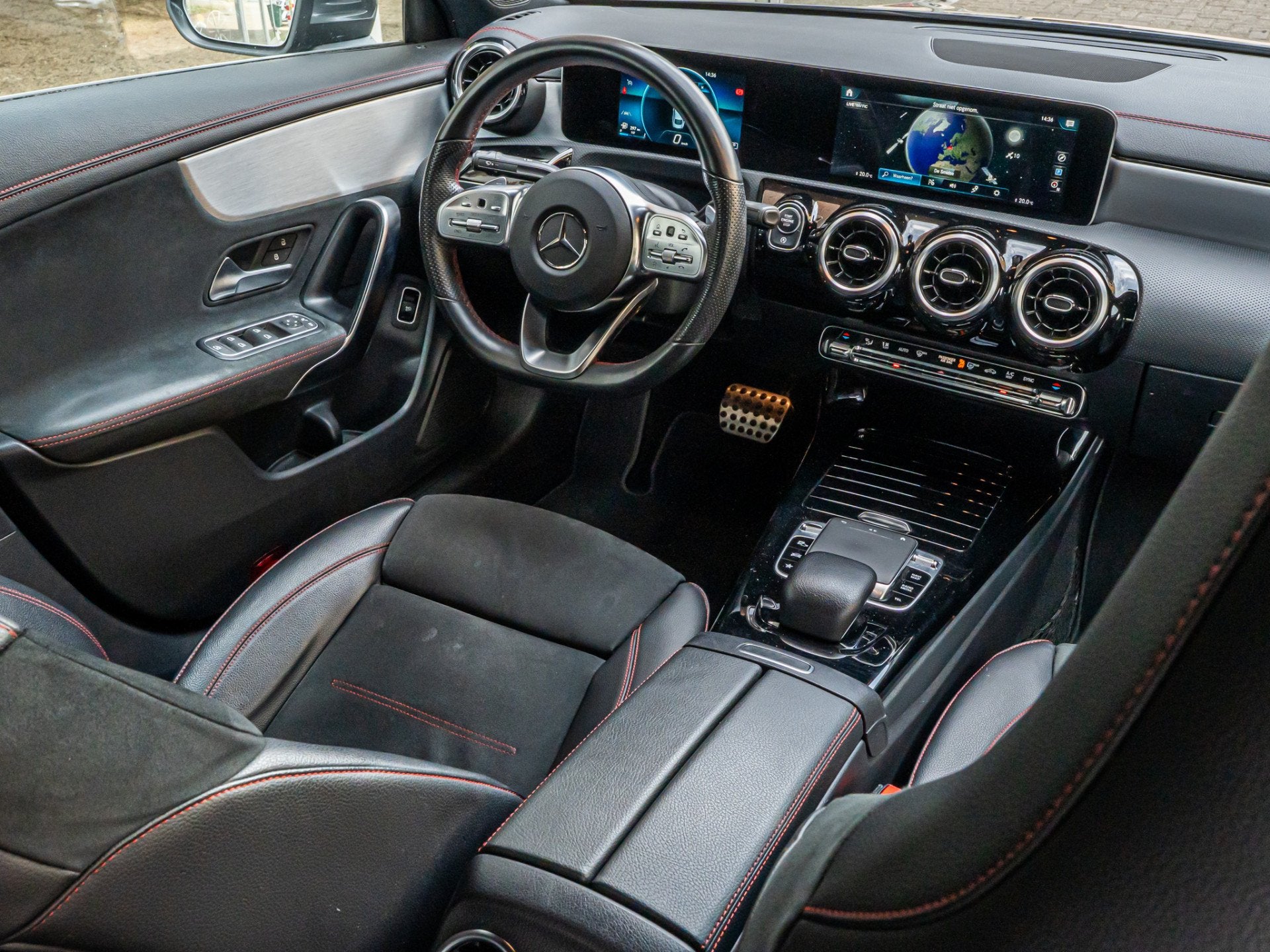 Mercedes-Benz CLA-Klasse 200 Business Solution AMG ORG NL CA, Auto's, CLA, Gebruikt, Euro 6, 4 cilinders