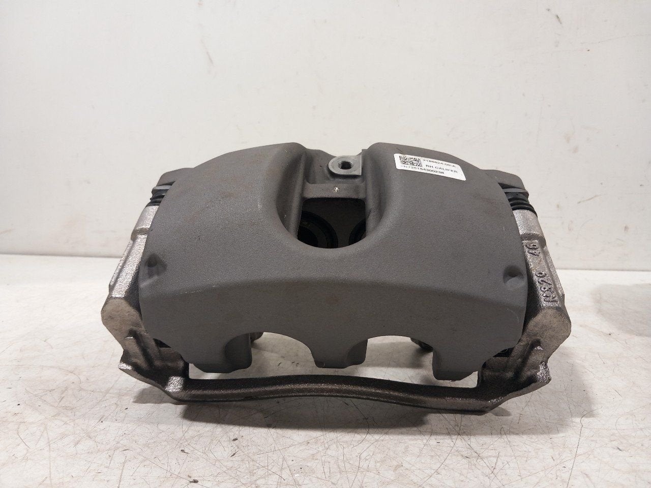 Remklauw rechts voor Tesla Model, Onderdelen@venauto.nl, Van der Ven Autorecycling B.V., Gebruikt, Ettenseweg 76, 4706 PB Roosendaal, The Netherlands