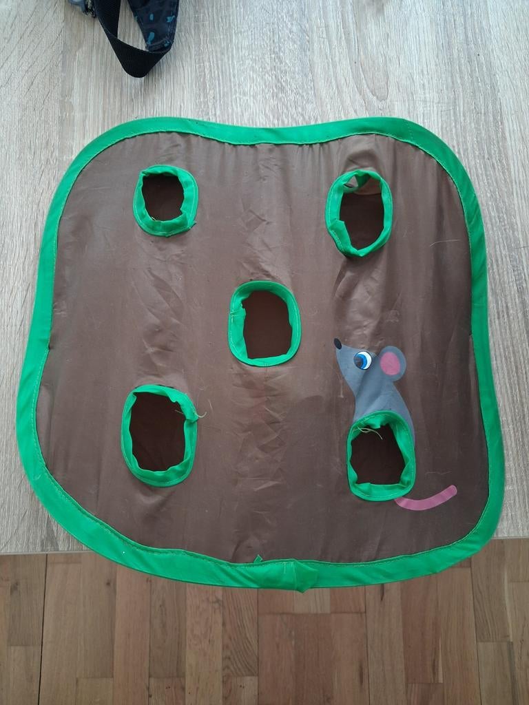 Kattenlabyrint met balletje, Ophalen