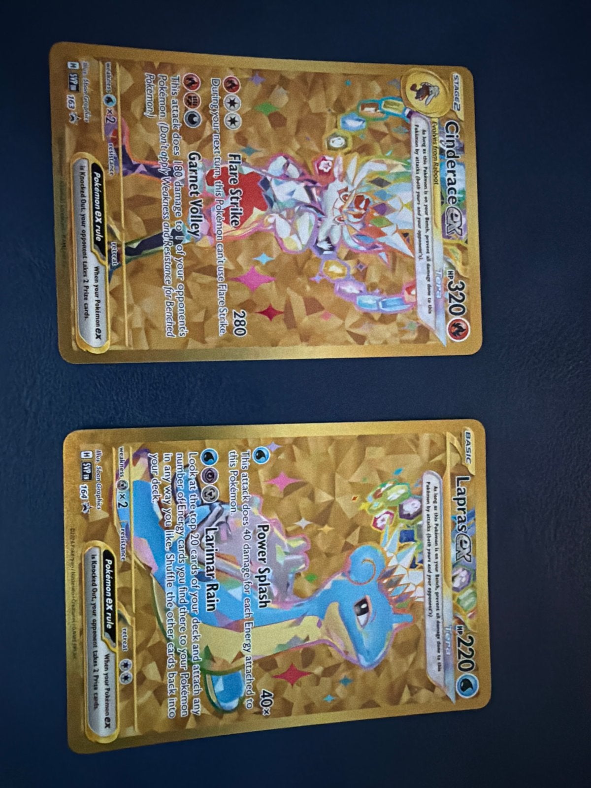 Pokémon Gold Cinderace VMAX & Lapras VMAX Kaarten, Ophalen of Verzenden, Zo goed als nieuw, Meerdere kaarten, Foil