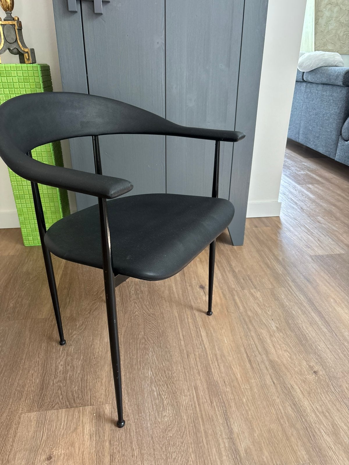 4 Vintage Fasem P40-model, Huis en Inrichting, Stoelen, Ophalen, Zwart, Vier, Metaal