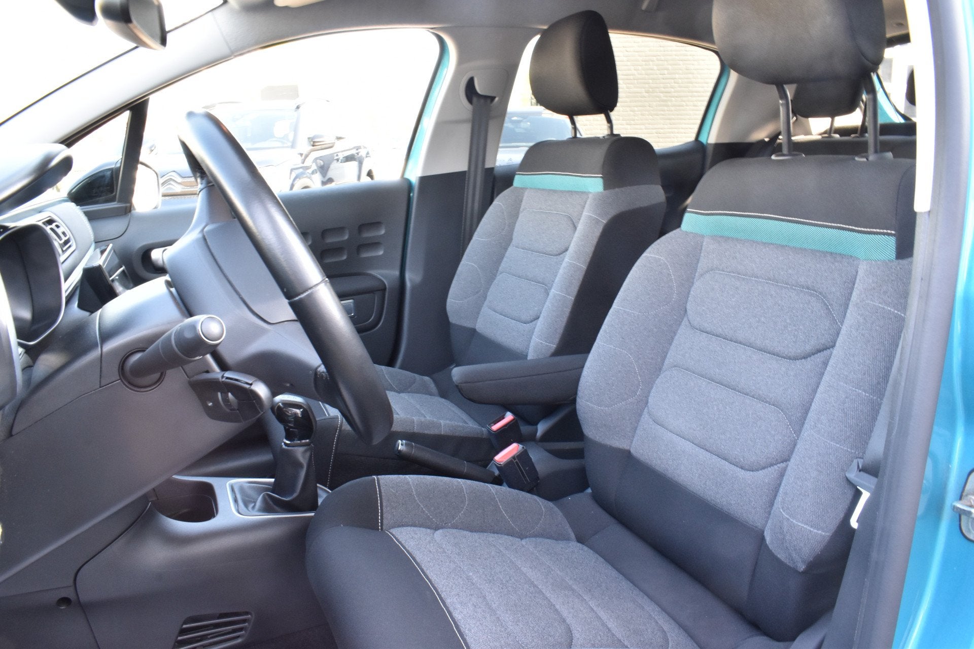 Citroën C3 PureTech 83 Feel Navigatie | Airco | Parkeerhulp, Voorwielaandrijving, 1199 cc, Blauw, 450 kg