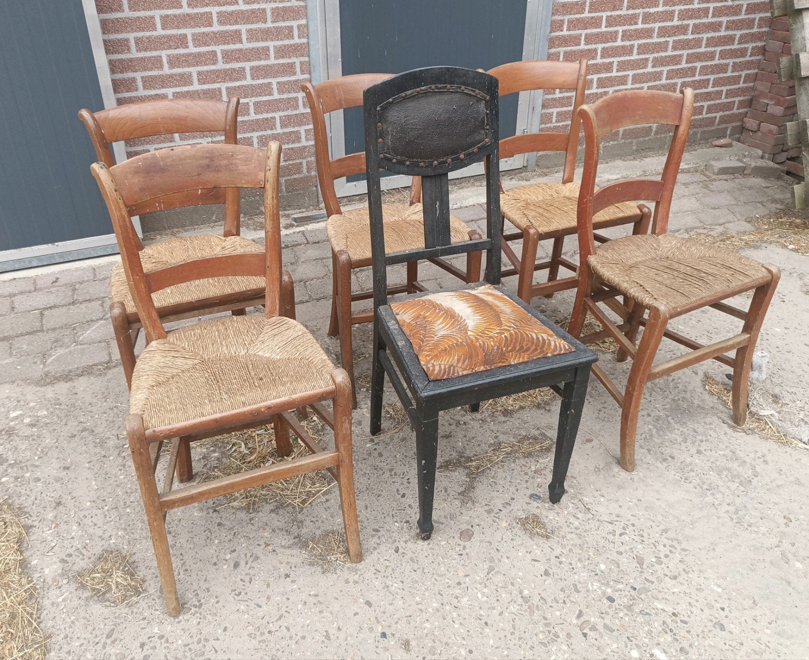 Antieke houten stoelen, zeer degelijk en comfortabel, Ophalen