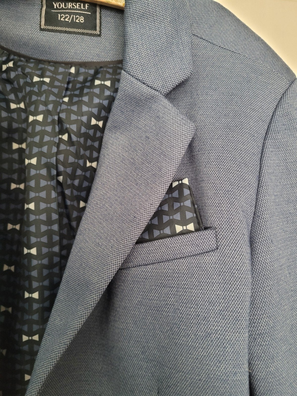 Foto 4 van Feestkleding: Blazer, blouse en broek voor jongens 122/128