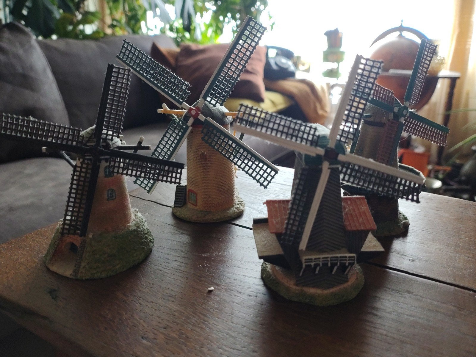 4 Molens van Steen voor Miniatuur Spoorbaan of Decoratie, Ophalen of Verzenden