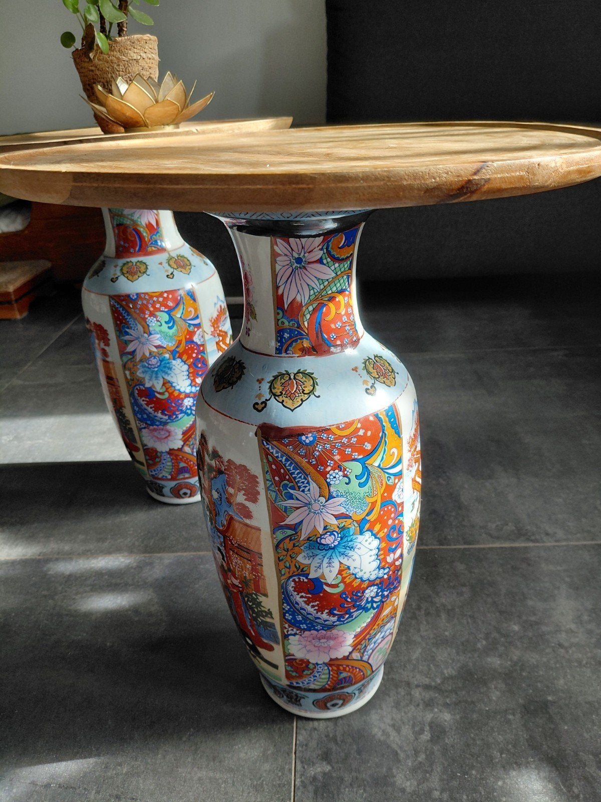 Set van 2 bijzettafels met Oosterse vazen en houten blad, Minder dan 55 cm, Gebruikt, Rond, Hout