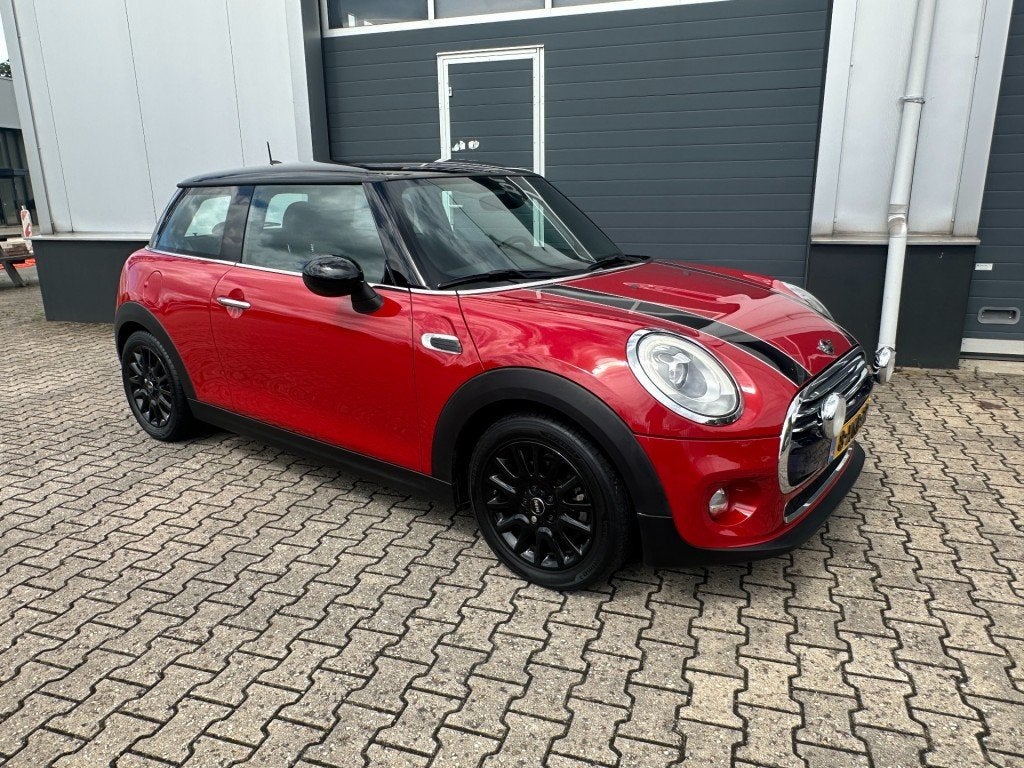 Mini COOPER 1.5 Business bj2014 *JCW *Airco *Led *Cruise *Na, Auto's, Mini, Voorwielaandrijving, 136 pk, Gebruikt, Euro 6