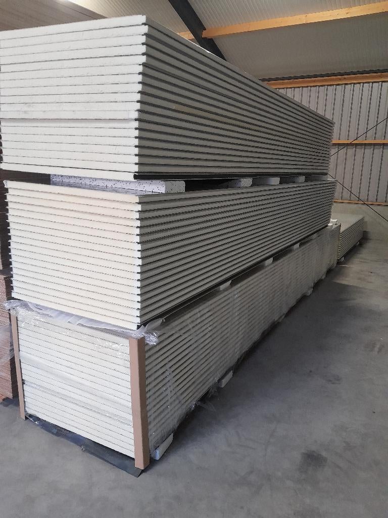 sandwichpanelen uit voorraad leverbaar. antraciet en wit !