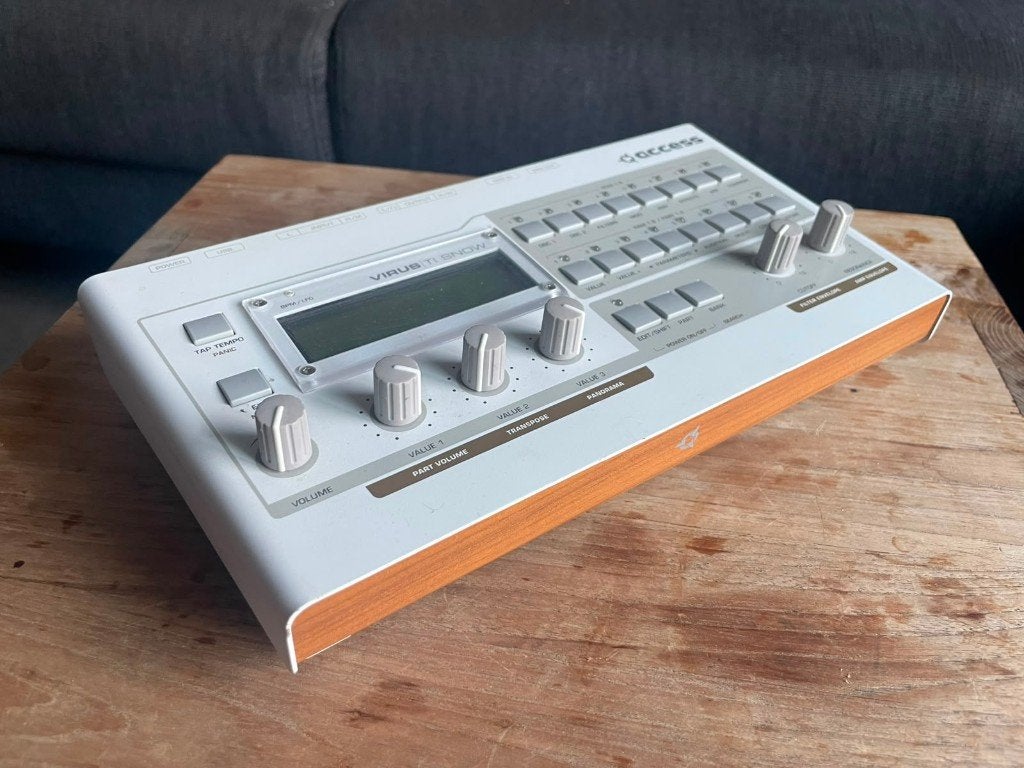 TE KOOP: Access Virus TI Snow [in zeer goede staat], Muziek en Instrumenten, Synthesizers, Ophalen, Zo goed als nieuw, Overige aantallen