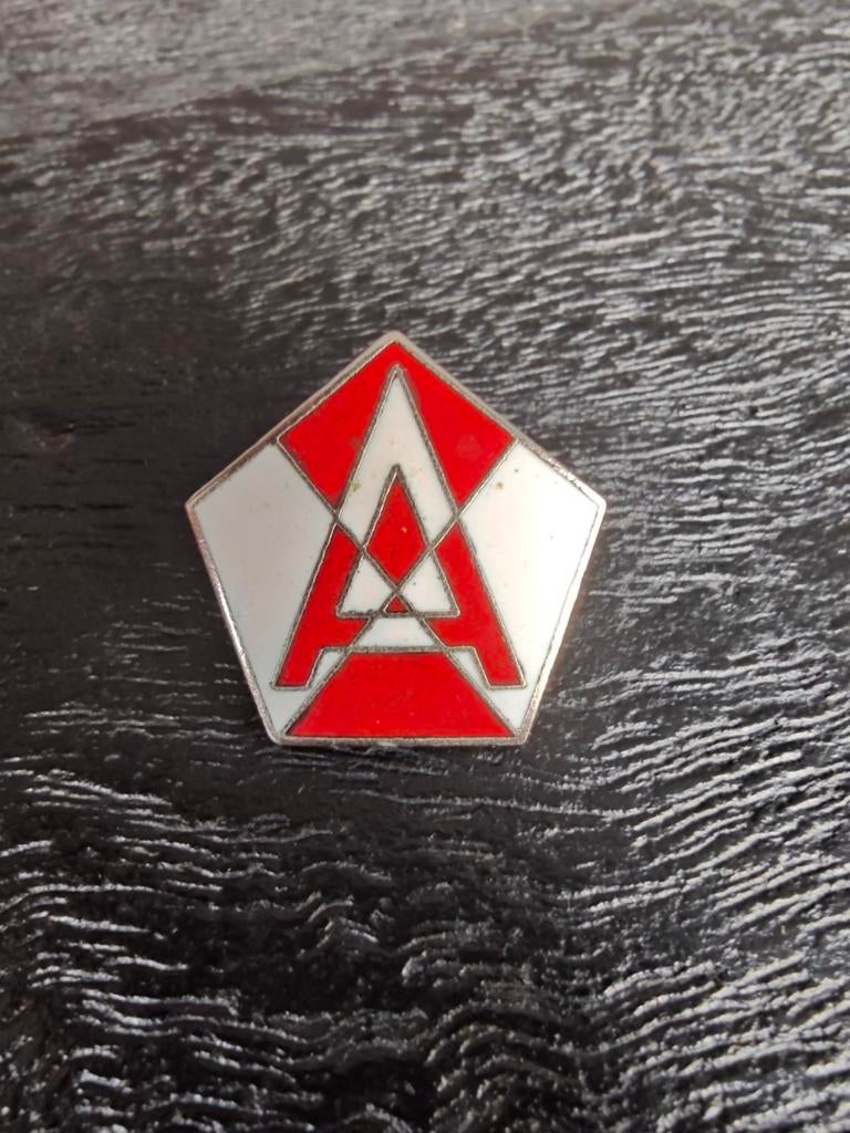 Pin  15th ARMY US MILITARY LAPEL PIN, Verzamelen, Militaria | Algemeen, Ophalen of Verzenden, Landmacht, Amerika, Embleem of Badge