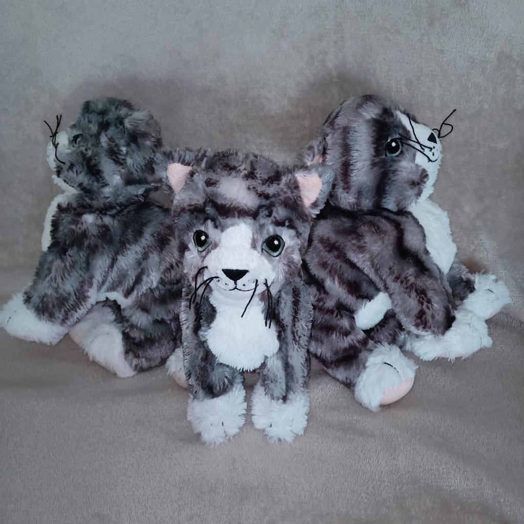 Ikea lilleplutt, grijs witte kat / poes knuffel., IKEA, Grijs, Ophalen of Verzenden, Zo goed als nieuw