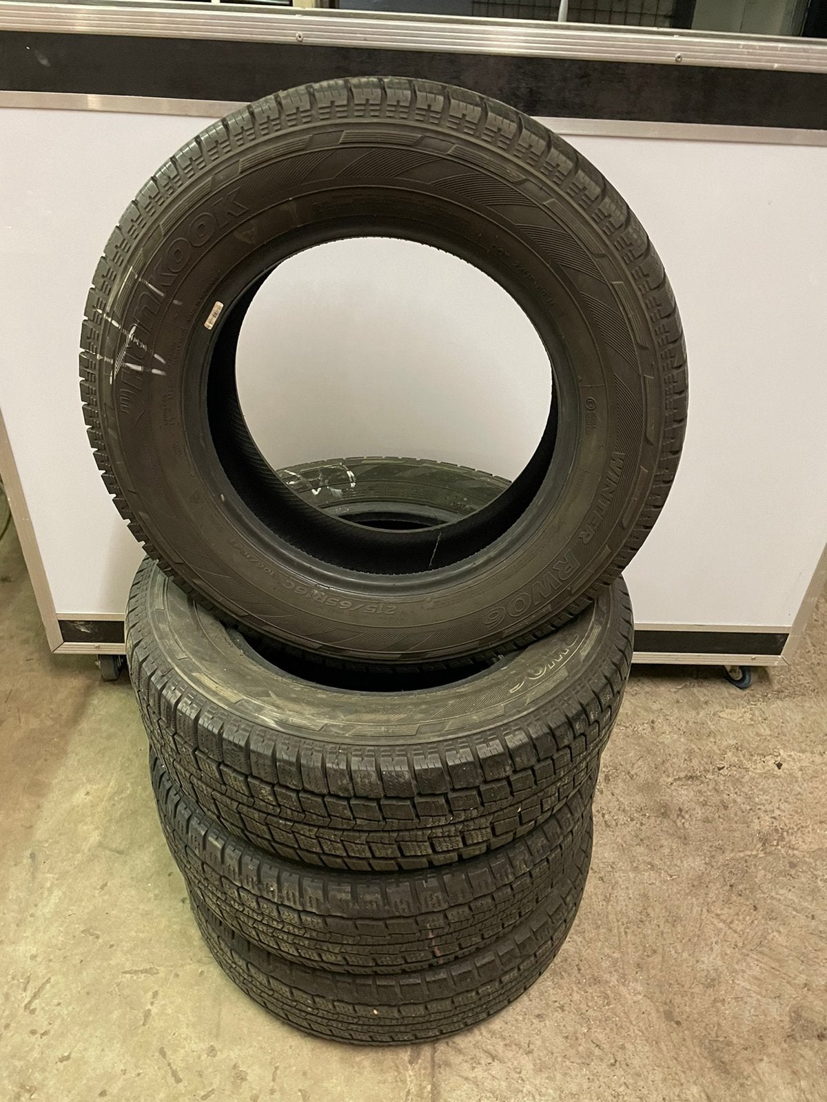 Hankook banden Winter RW06 215-65-16 gebruikt, Ophalen