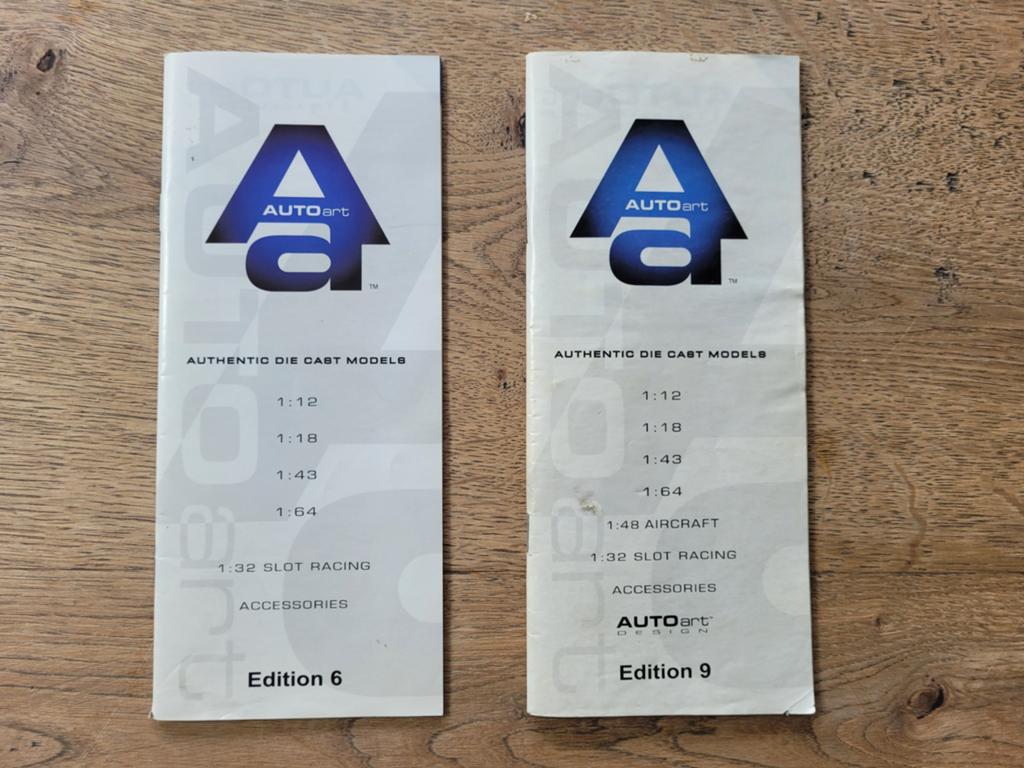 Autoart catalogus editie 6 en 9, Hobby en Vrije tijd, Modelauto's | 1:18, Ophalen of Verzenden, Zo goed als nieuw, Auto, Autoart