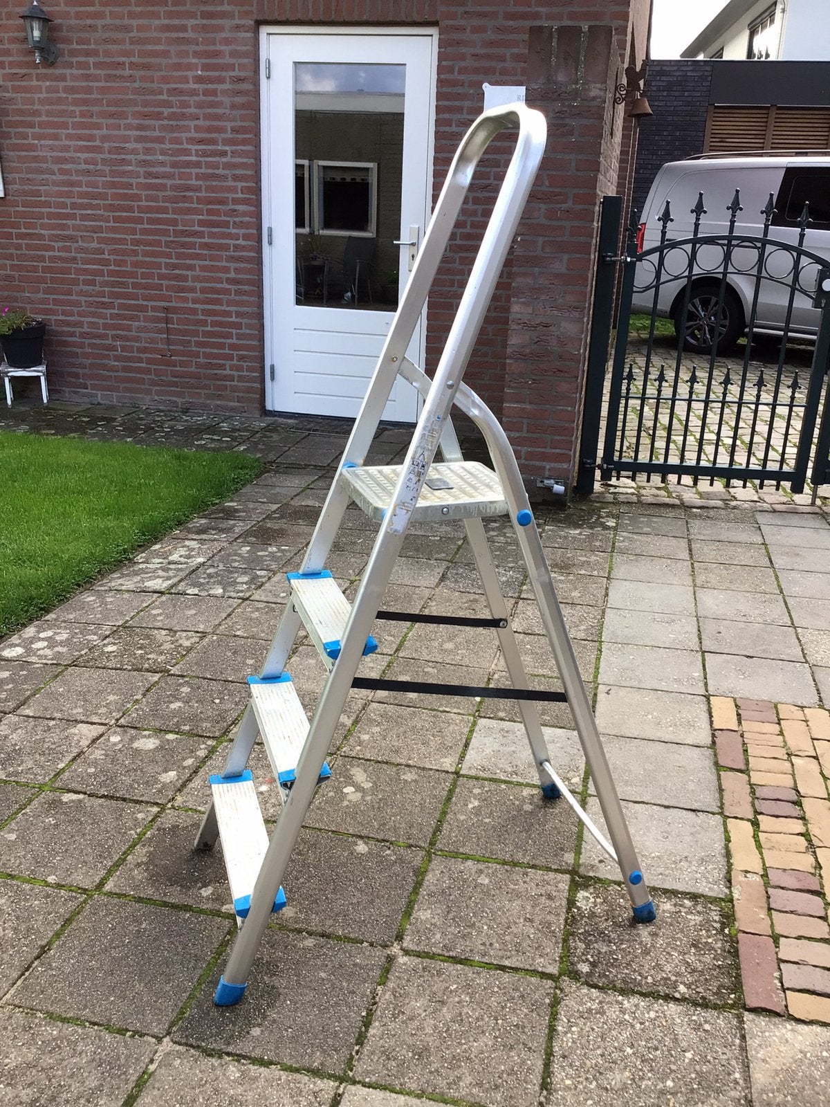 HUISHOUDTRAP MET 4 TREDEN, Ophalen, Gebruikt, Trap, Minder dan 2 meter
