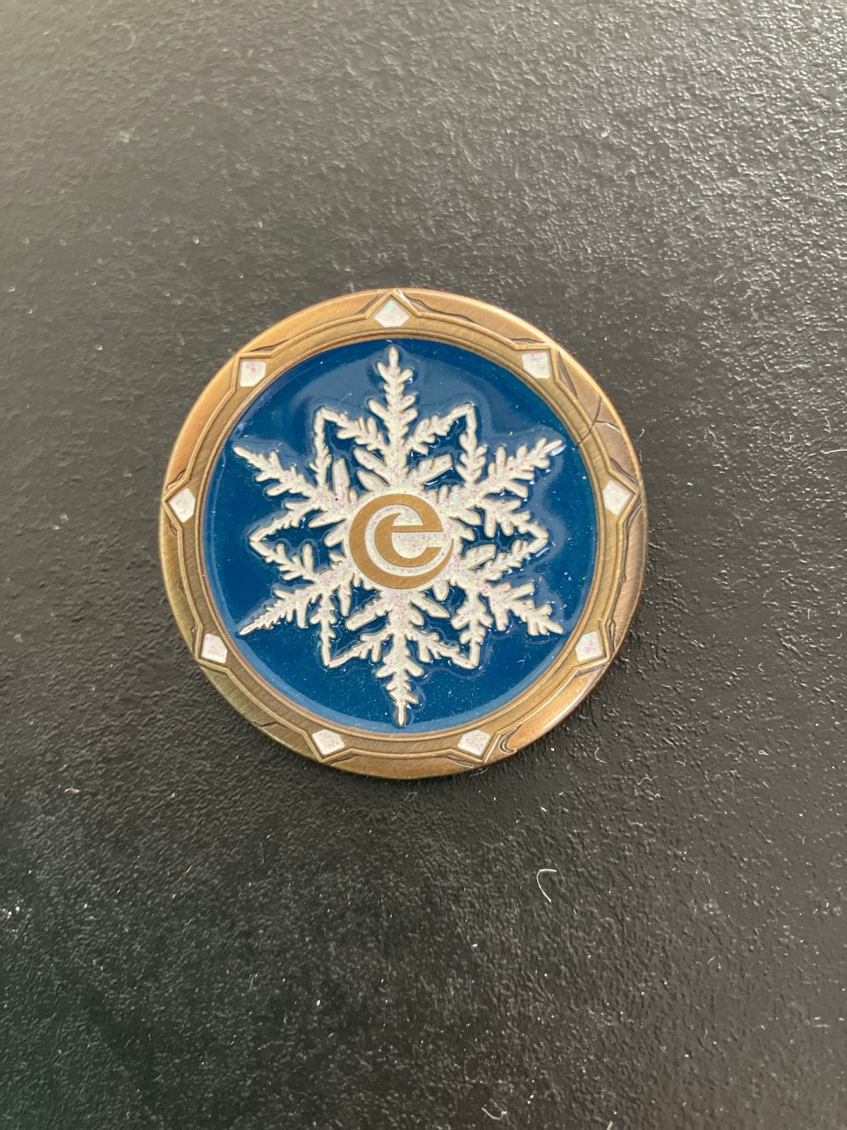 Efteling Pin Sneeuwvlok EPP 447, Ophalen of Verzenden, Zo goed als nieuw, Button of Speldje