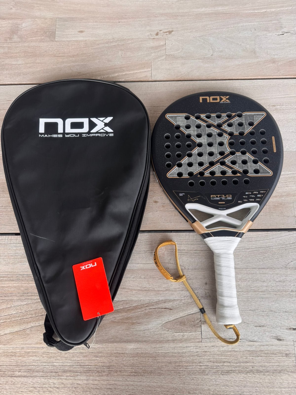 NOX AT10 18K 2026, Sport en Fitness, Padel, Ophalen, Zo goed als nieuw, Padelracket