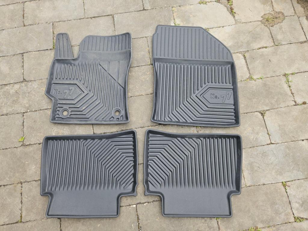 Rubberen matten Toyota Corolla Touring Sports 2023, Auto diversen, Automatten, Ophalen