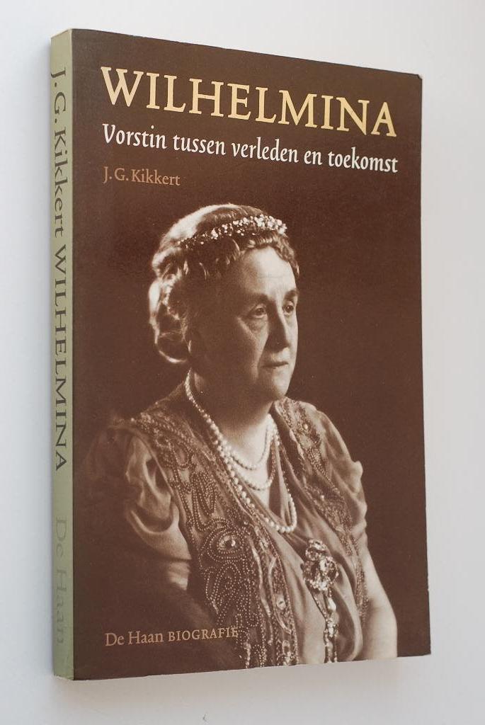 Wilhelmina - Vorstin tussen heden en verleden (1987), Verzenden, Zo goed als nieuw