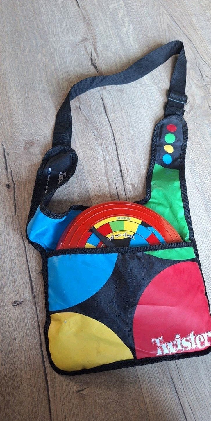 Twister spel in handige draagtas, Drie of vier spelers, Ophalen, Gebruikt, Hasbro
