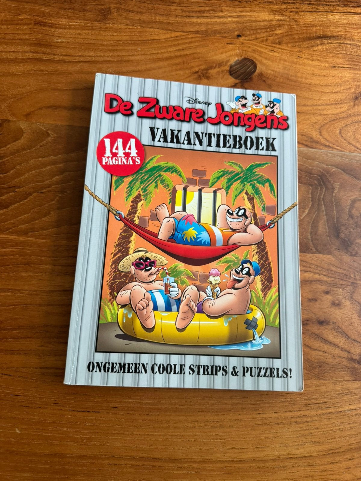 De Zware Jongens Vakantieboek 2016, Eén stripboek, Ophalen of Verzenden, Gelezen