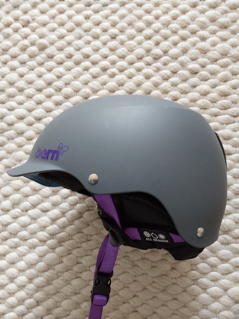 Skihelm Bern 57-59 cm maat L i.z.g.st., Overige typen, Zo goed als nieuw, Skiën, Minder dan 100 cm