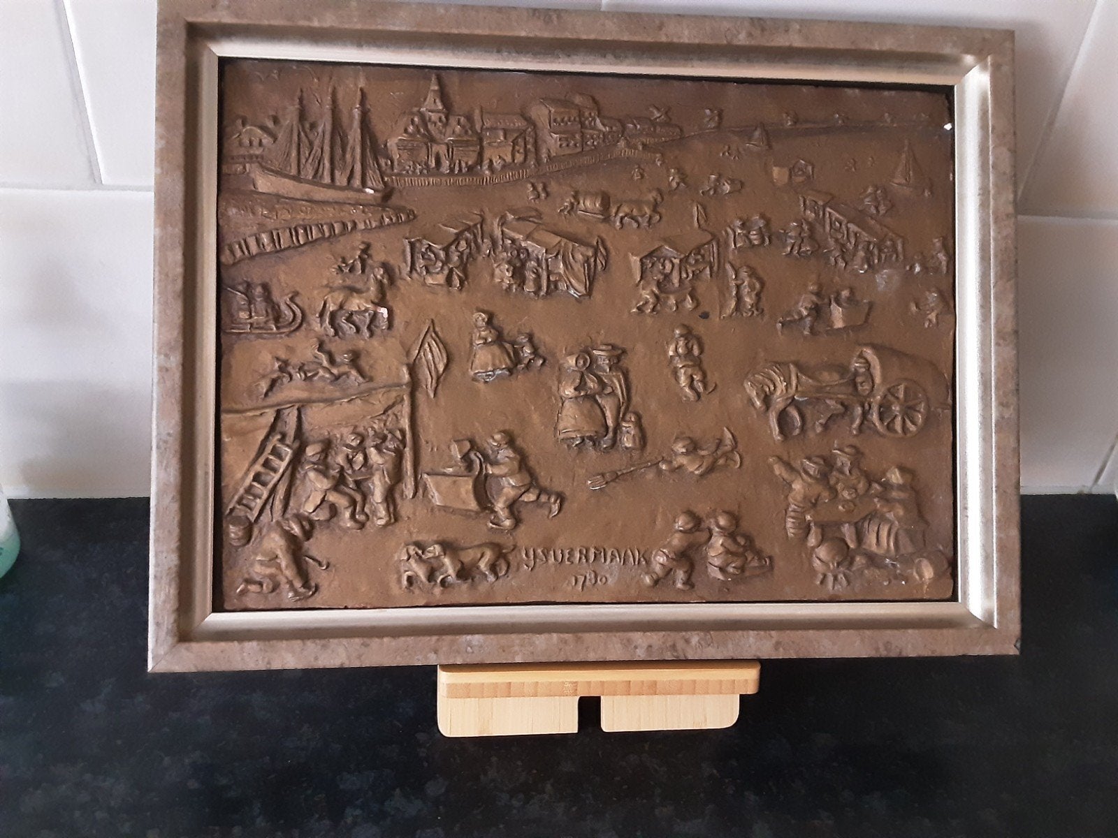 *Bijzonder*Curieus*tegel*ijsvermaak 1780*relief*schaatsen, Ophalen of Verzenden