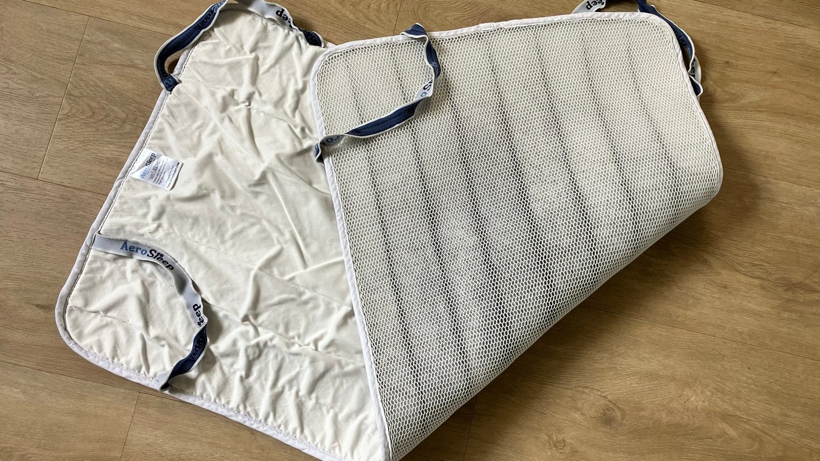Aerosleep matrasbeschermer + 2 hoeslakens, Kinderen en Baby's, Ophalen of Verzenden, Gebruikt, Ledikant